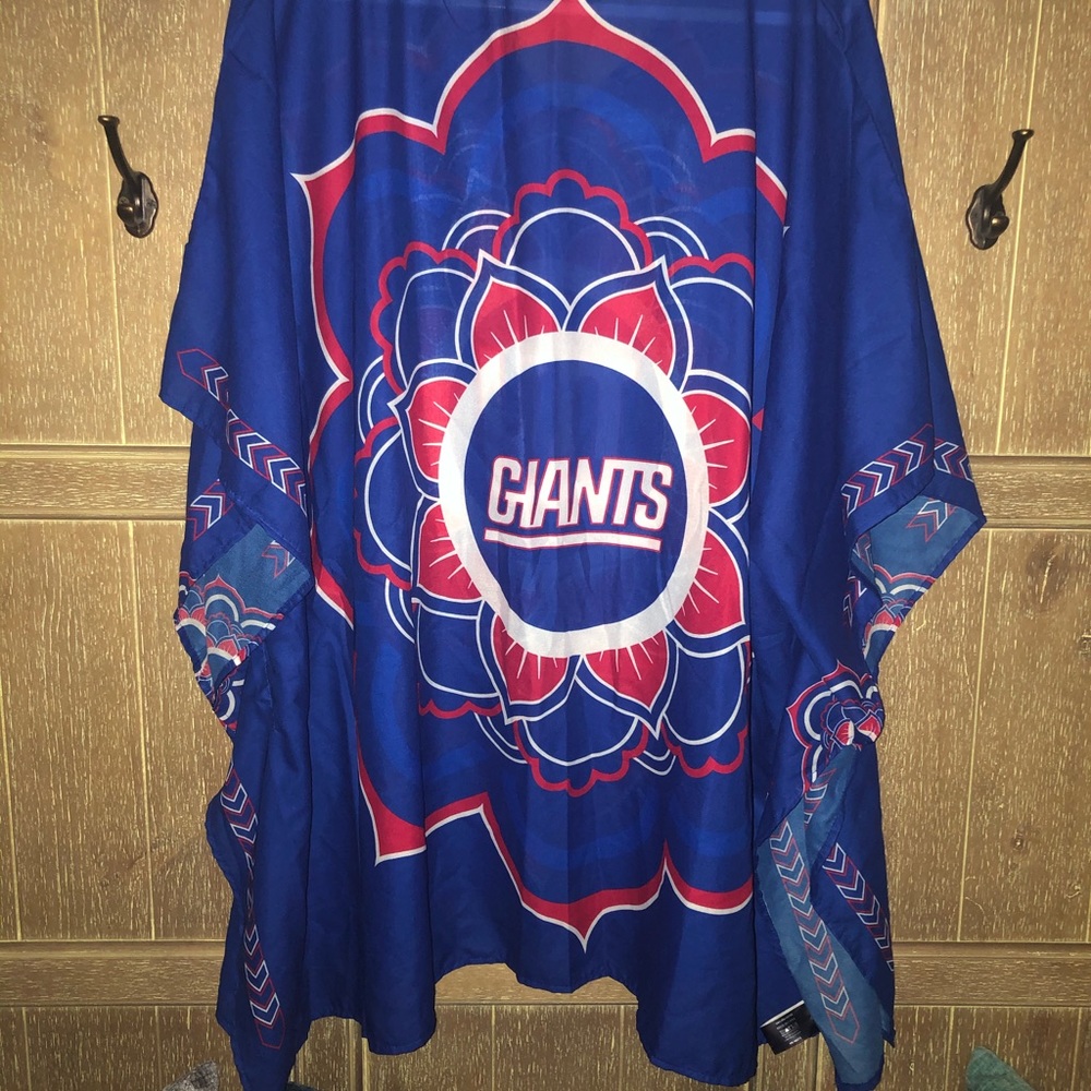 Poncho - Picture 4 of 4